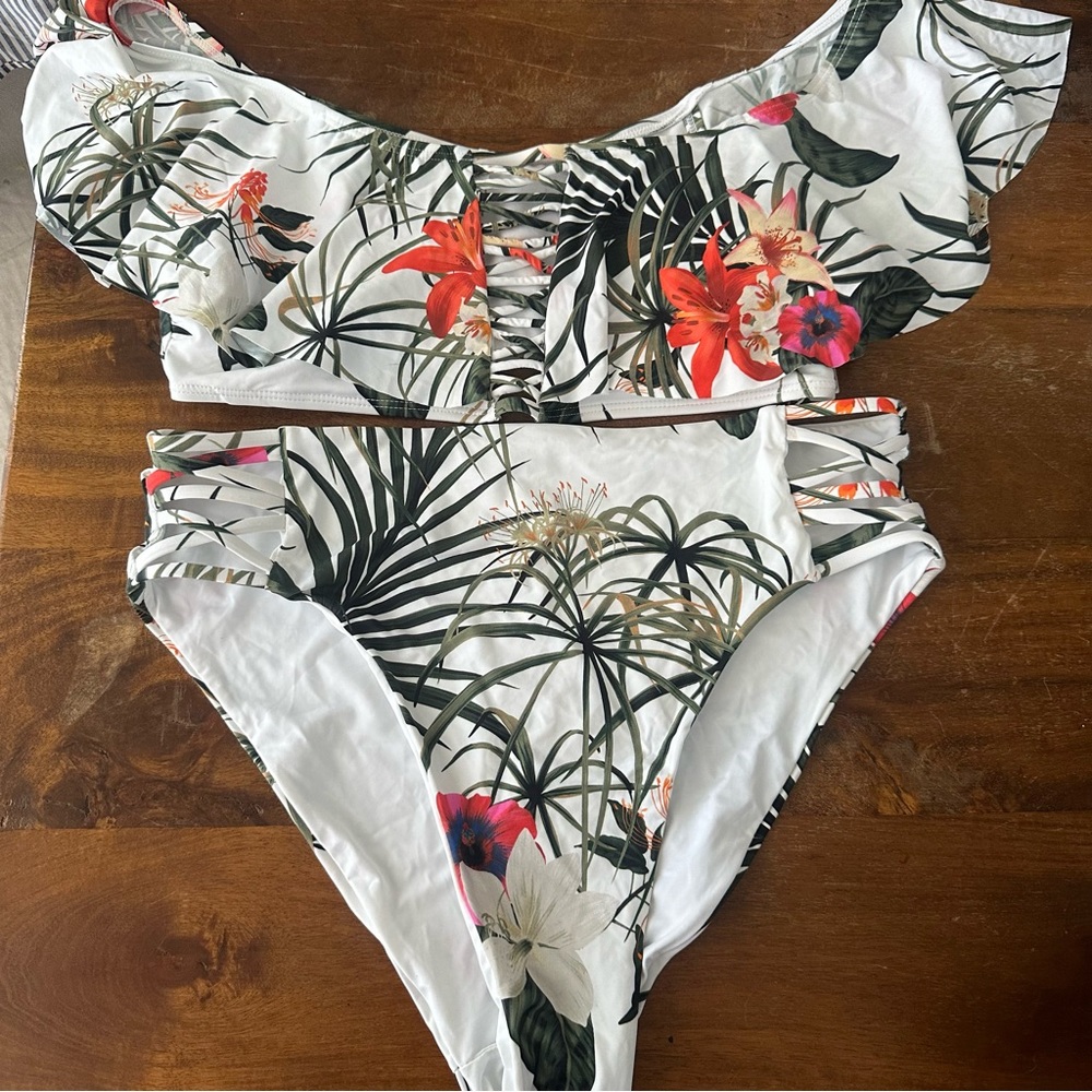 Tini Bikini Floral Off-Shoulder Bikini Set size Large NWT
